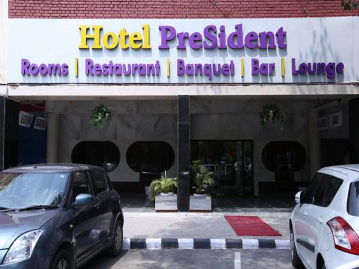 Hotel President Zirakpur Esterno foto